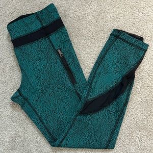 Lululemon size 4 crop , sheer leg area , 2 zippers for pockets
